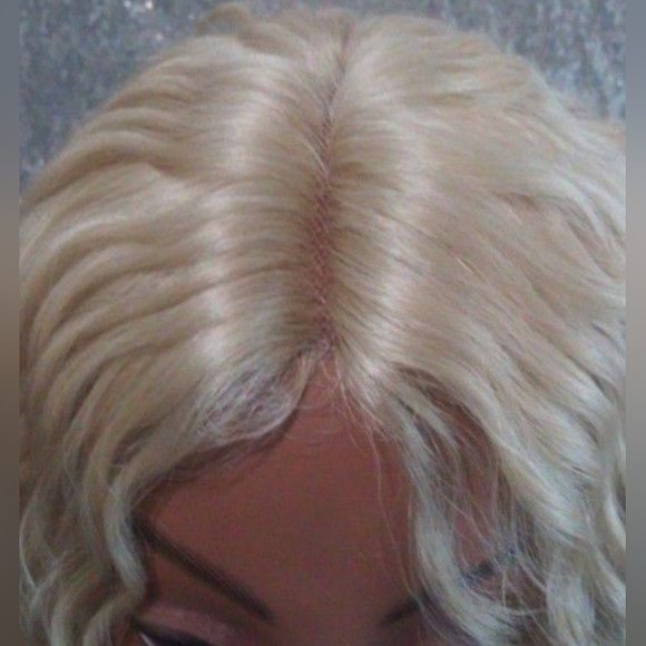 Platinum blonde curly fashion wig - Picture 6 of 7